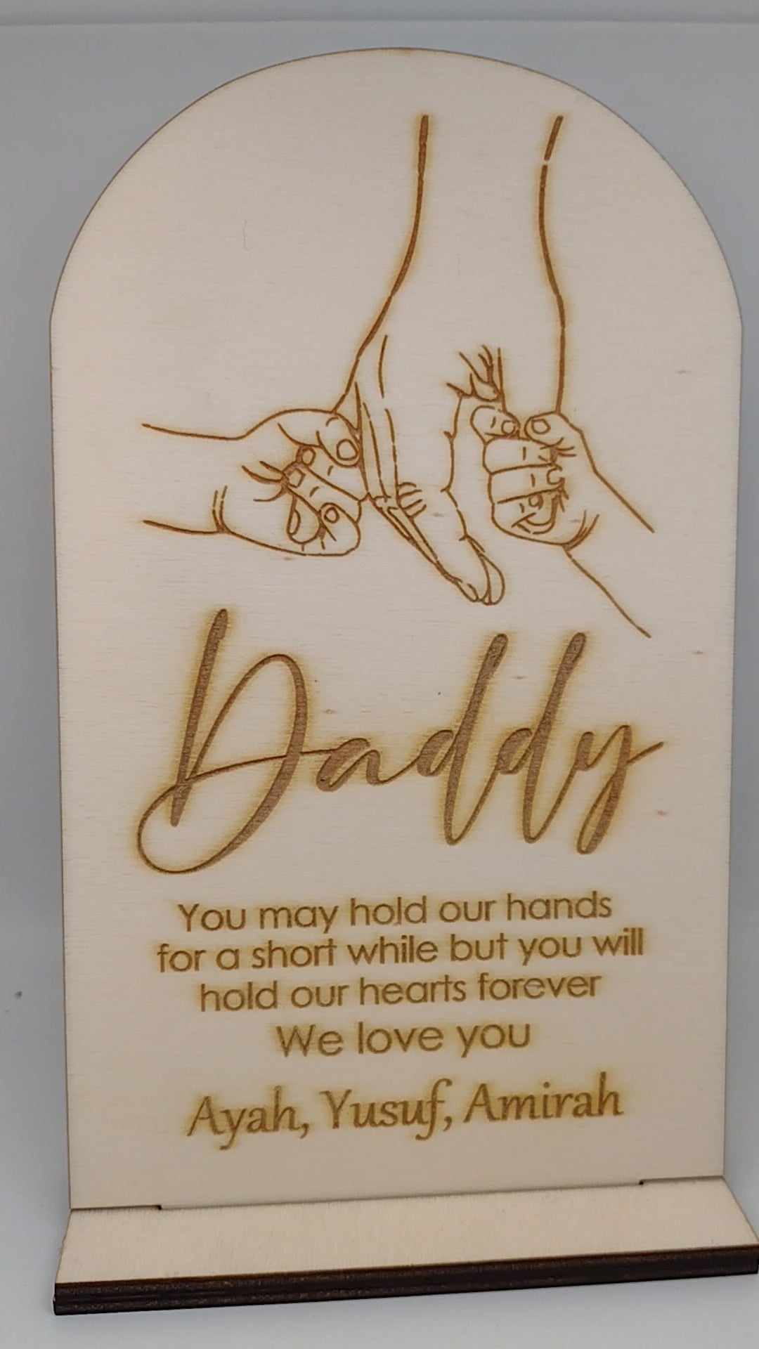 Personalised Dad / Daddy / Fathers Day Plaque holding children hands