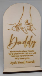 Load and play video in Gallery viewer, Personalised Dad / Daddy / Fathers Day Plaque holding children hands
